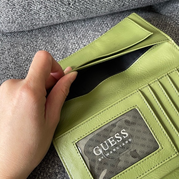 GUESS Green Women's Wallet - Picture 7 of 11